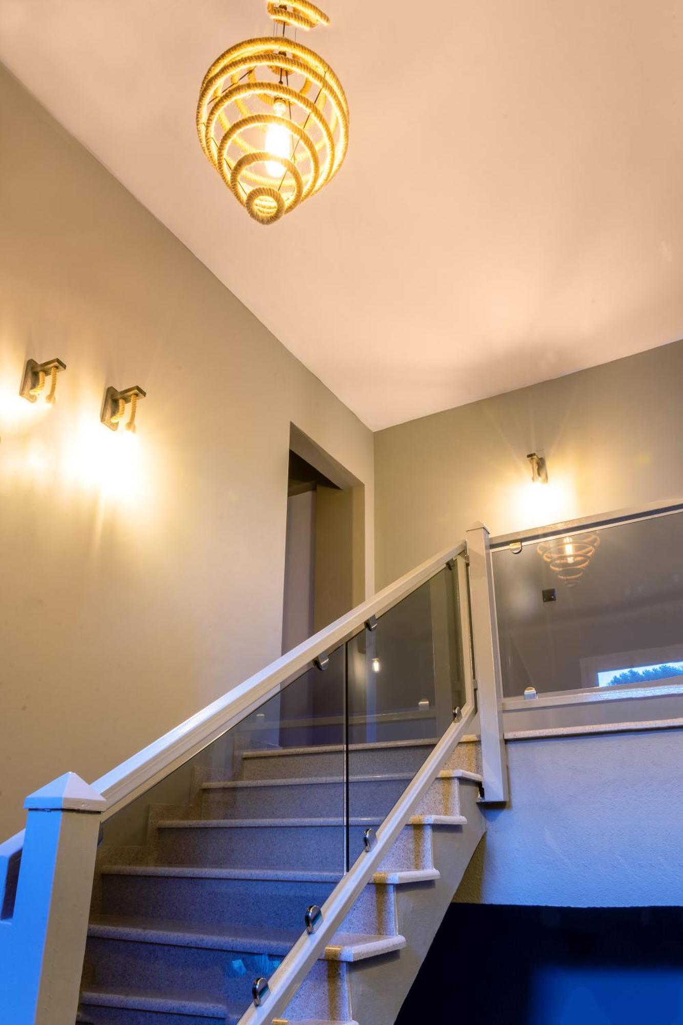 Nikoletakis Apartments 파랄리아 판탈레이모노스 외부 사진