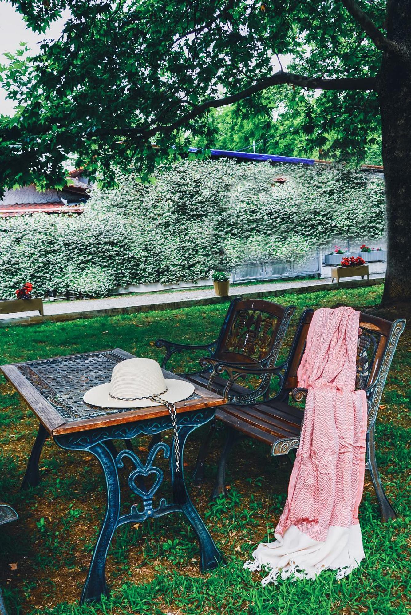 Nikoletakis Apartments 파랄리아 판탈레이모노스 외부 사진