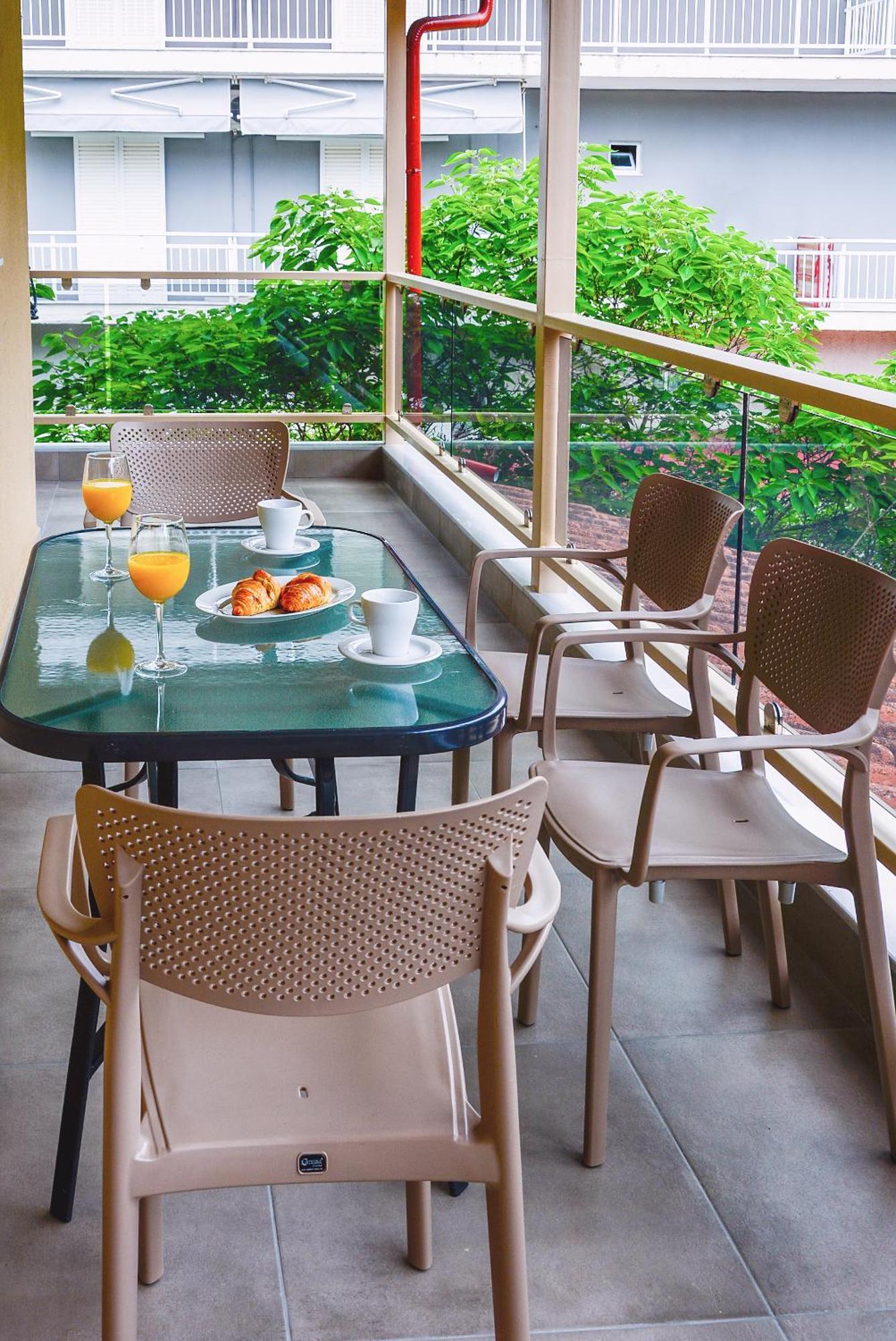 Nikoletakis Apartments 파랄리아 판탈레이모노스 외부 사진